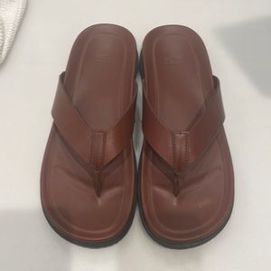 Mens UGG flip flop sandal size 9